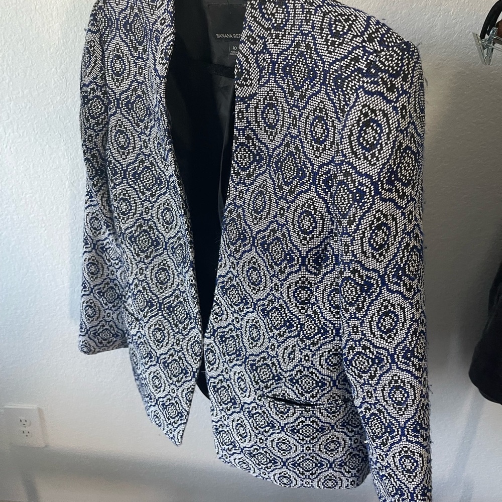 Banana Republic Blue and White Patterned Blazer